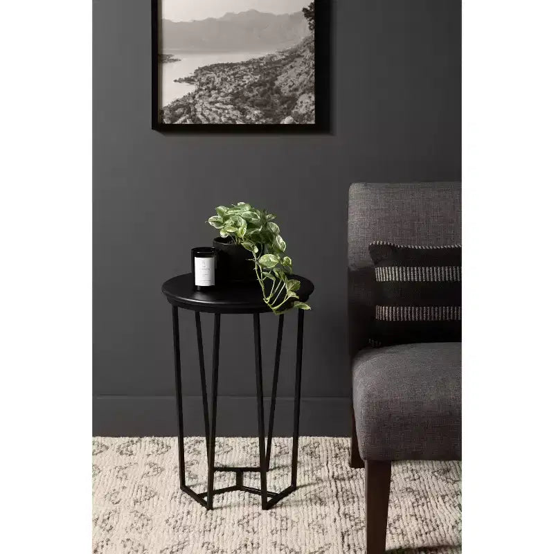 Kate and Laurel Solvay Round Side Table